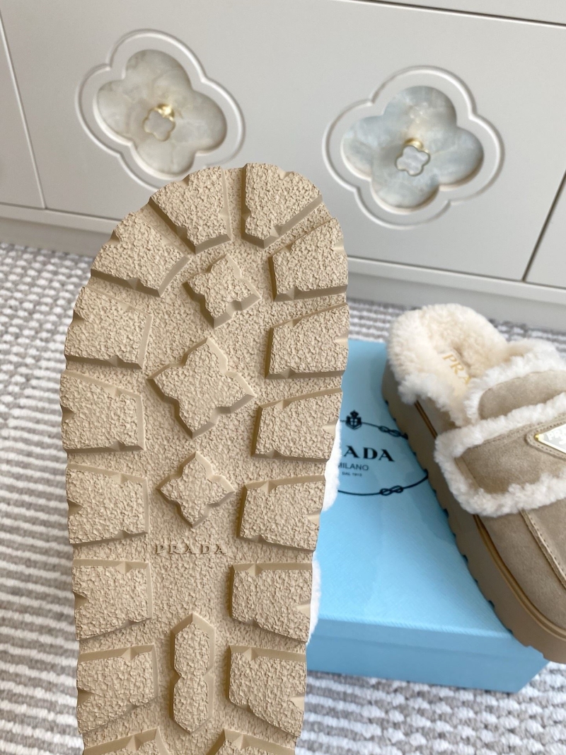 Pra*a slippers